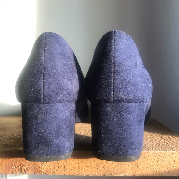 Navy Suede Block Heel Pumps in US 7 - Picture 3 of 8